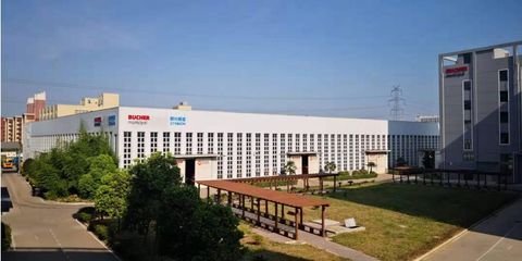 武漢新光新品亮相城市管線展 廂式清洗車與極光系列清洗吸污車引領(lǐng)行業(yè)革新